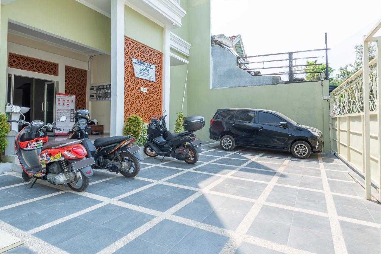 Oyo 3706 Griya Tentrem Syariah Lamongan Exterior foto